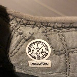 Keen sandals - practically new